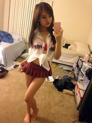 Chinese coeds posted their nice and erotic pictures to the dating site, watch cute asian girls